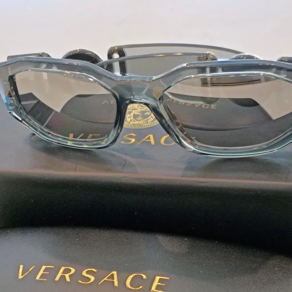 💋 Maxi Medusa Biggie Sunglasses *NEW